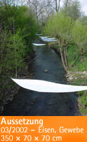 Aussetzung – 03/2002 – Eisen, Gewebe – 350 × 70 × 70 cm